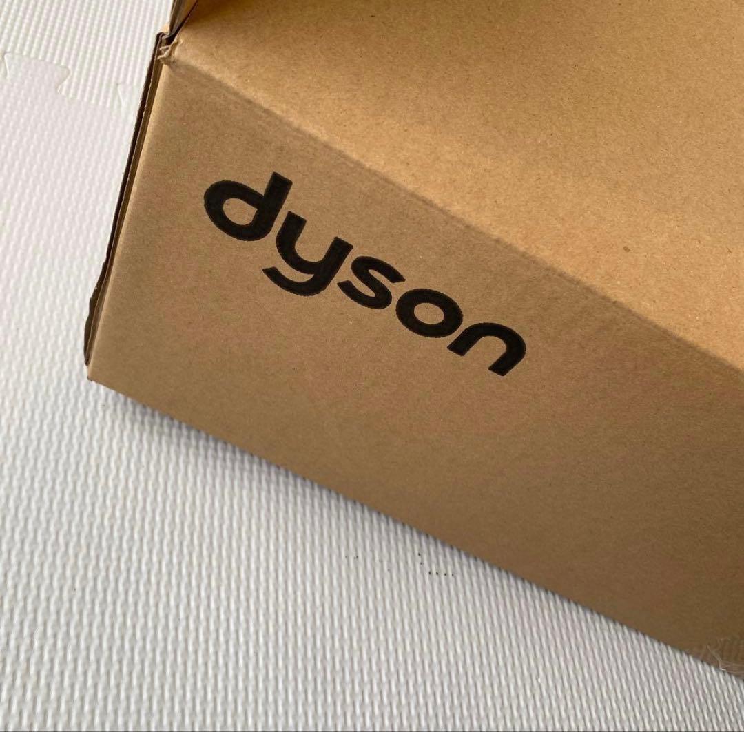 値下げ‼️ ダイソンv8fluffy sv10コードレスクリーナー掃除機送料無料