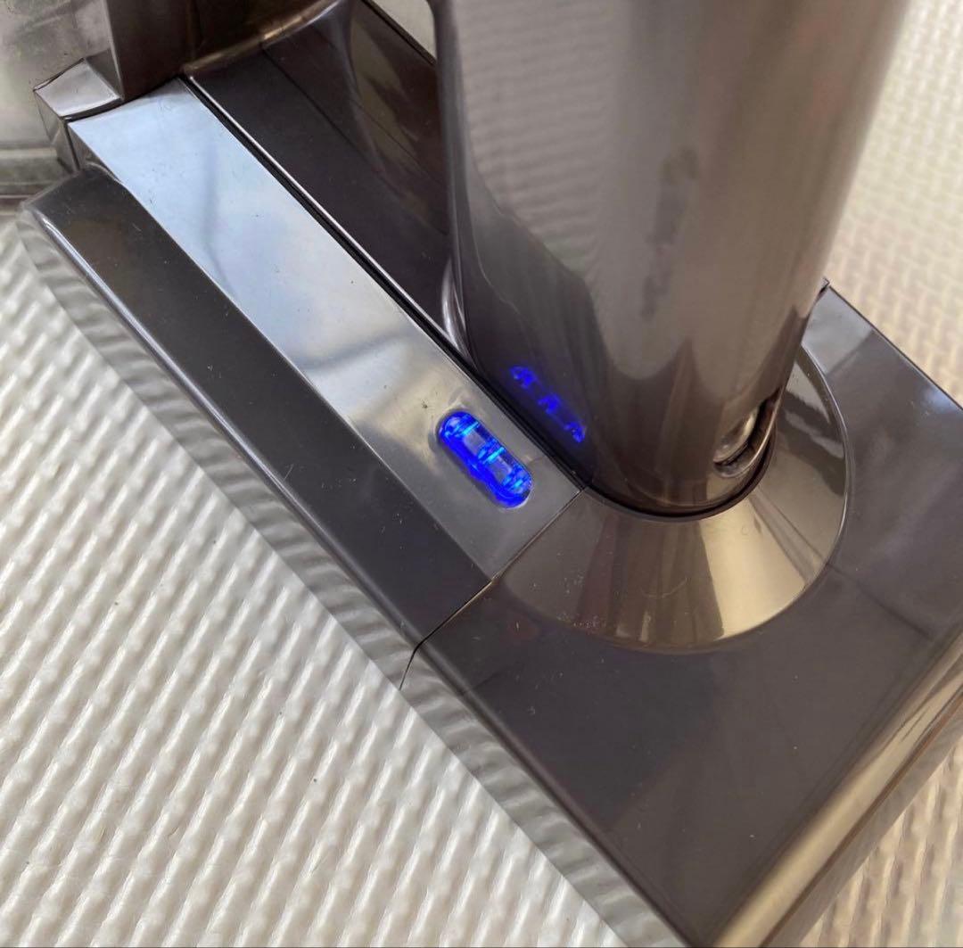 値下げ‼️ ダイソンv8fluffy sv10コードレスクリーナー掃除機送料無料