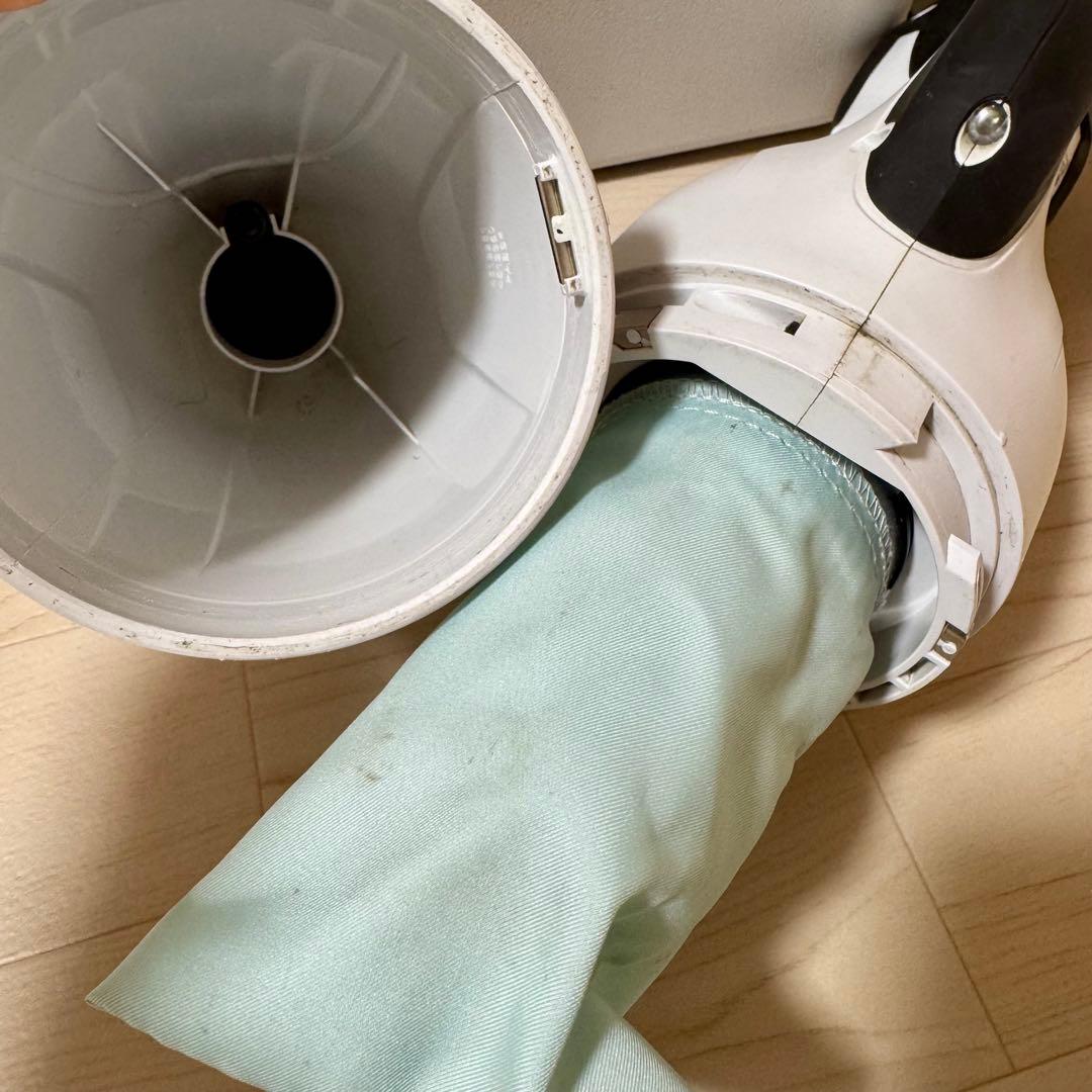 Makitaマキタ CL181FD 充電式クリーナー(バッテリー付属なし)