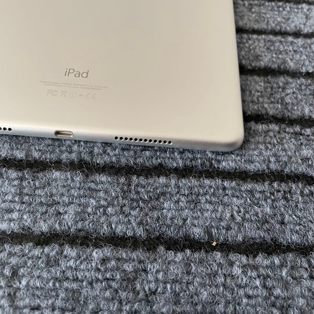 35【早い者勝ち】 iPad Pro 9.7 32GB Wi-Fiシルバー