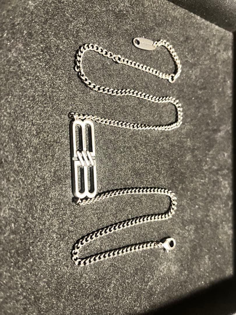 バレンシアガ bb icon ネックレス