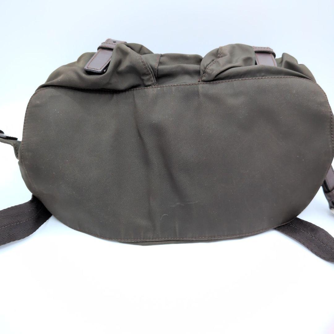 【美品】プラダ リュック バックパック 三角プレート 白タグ ナイロン カーキ