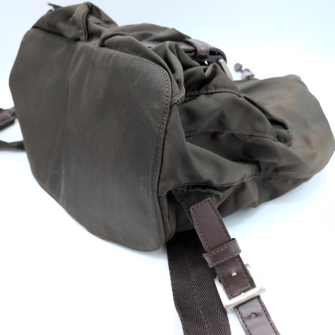 【美品】プラダ リュック バックパック 三角プレート 白タグ ナイロン カーキ