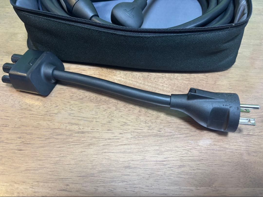 TESLA 充電ケーブル 収納ケース モバイルコネクター