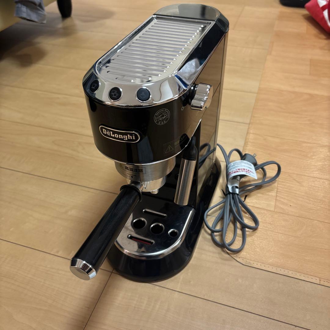 デロンギ デディカ EC680BK エスプレッソ