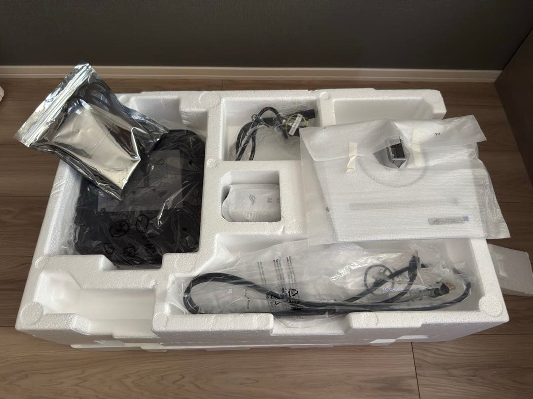 ASUS ROG STRIX XG27UCG-W 4K ゲーミングモニター