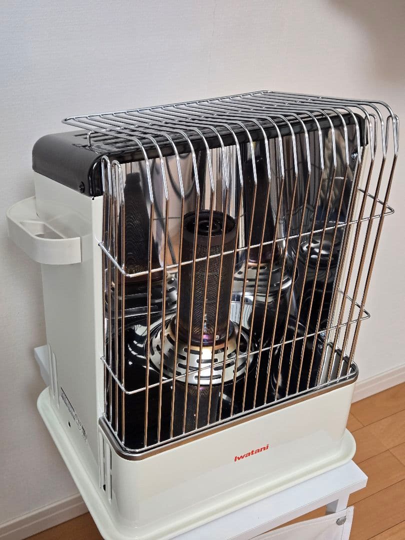 一度だけ使用 Iwatan デカ暖 カセットガスストーブ CB-STV-DKD