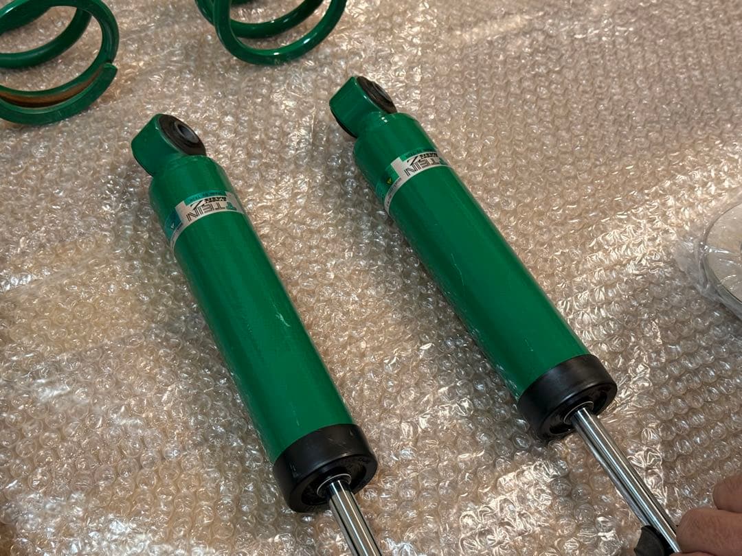 7777777　17系エブリイ等　TEIN 車高調　1台分