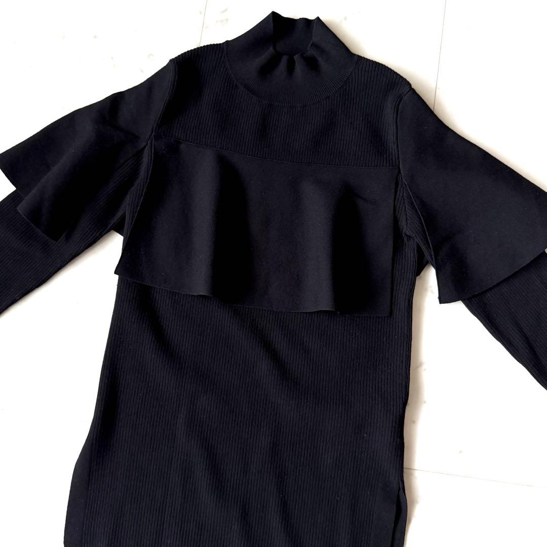 美品 アンスリード UN3D. ケープライクニットトップ 黒 ラッフルフリル