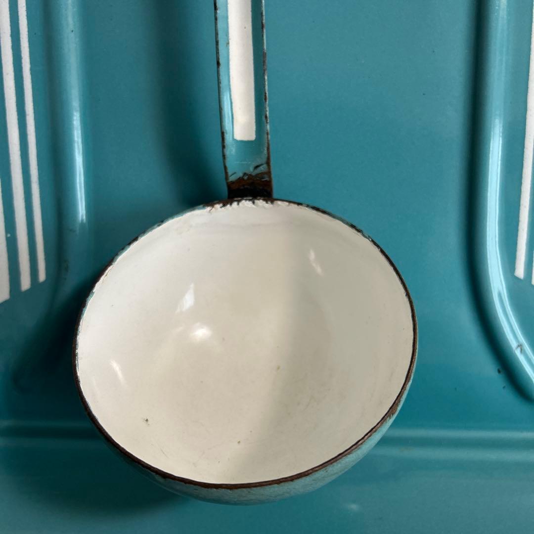 フランスアンティーク琺瑯青いストライプ模様レードルラック