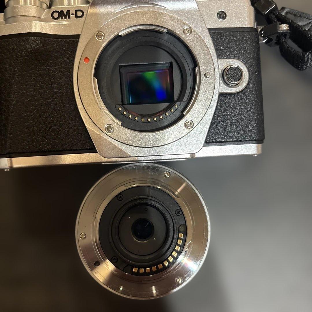 【美品】OLYMPUS OM-D E-M10 Mark 3 本体 レンズ2個