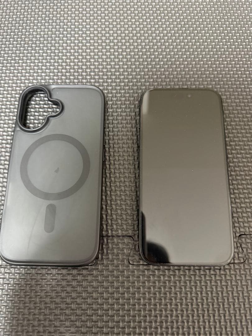 Apple iPhone 16 128GB ブラック　美品