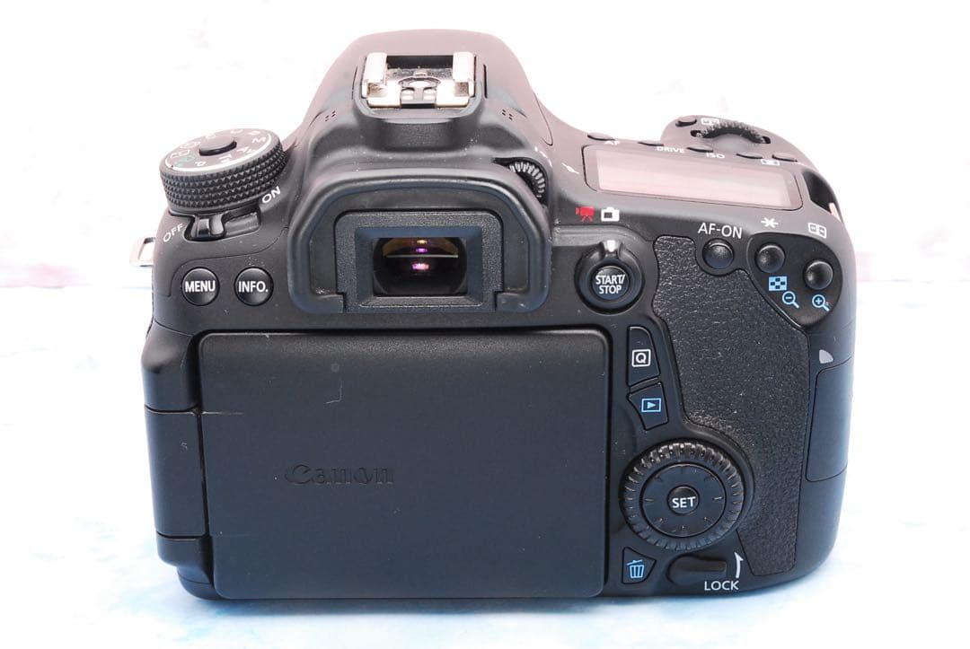 まぁくん様Canon EOS 70D☆高性能標準＆超望遠☆一眼レフカメラ☆バッグ