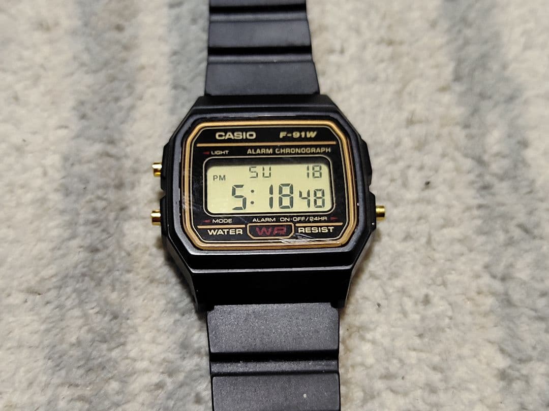 カシオGショック AWG-M100BW　他２本　AE-1200WH 　F-91