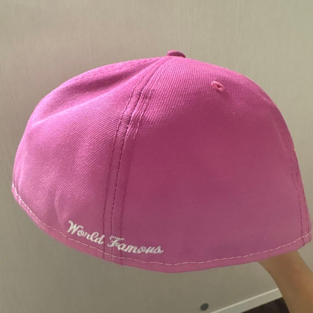 Supreme NEWERAピンク キャップ