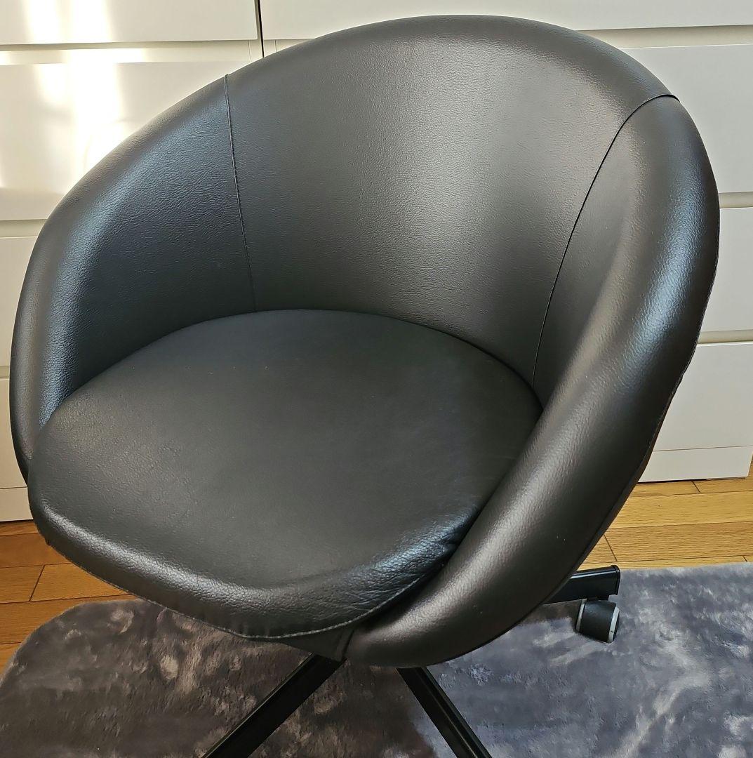 IKEA　SKRUVSTA 黒椅子