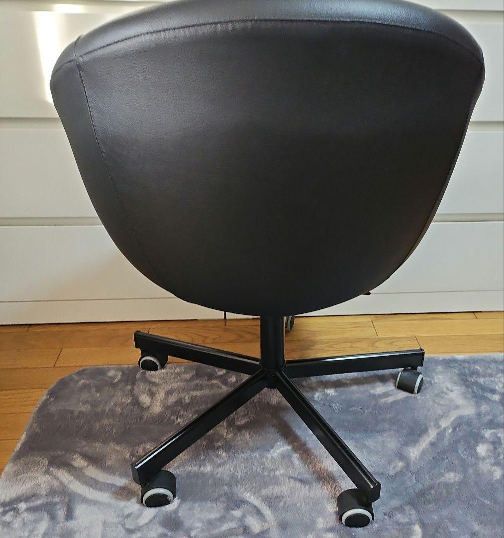 IKEA　SKRUVSTA 黒椅子