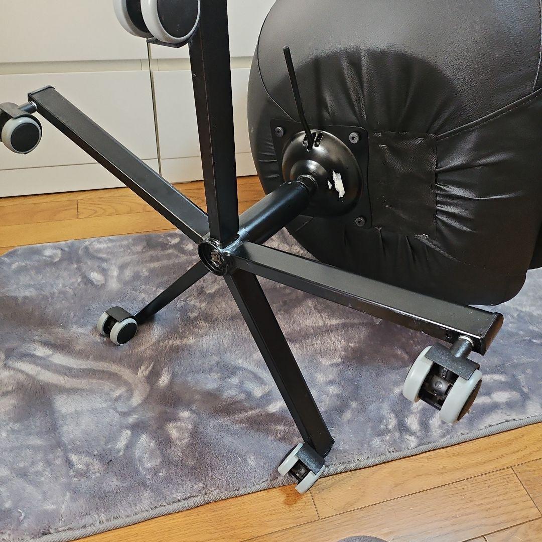 IKEA　SKRUVSTA 黒椅子