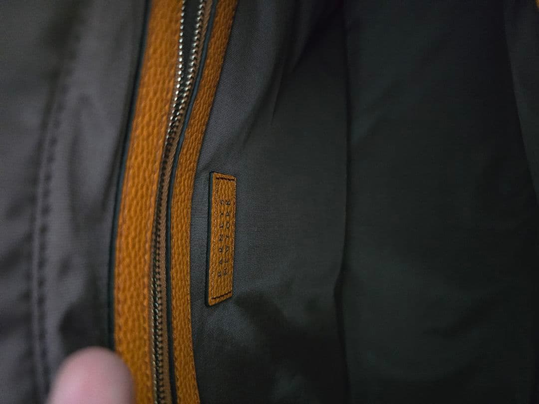 バーニーズニューヨーク　レザートートバッグバッグ　　オレンジ