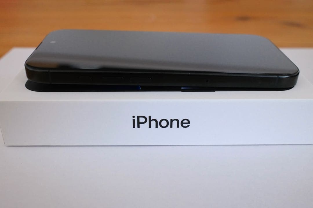 美品 iPhone16pro128GB ブラックチタニウム