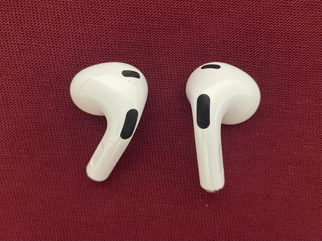 AirPods 3 エアポッズ　第三世代　ワイヤレス充電対応 Apple