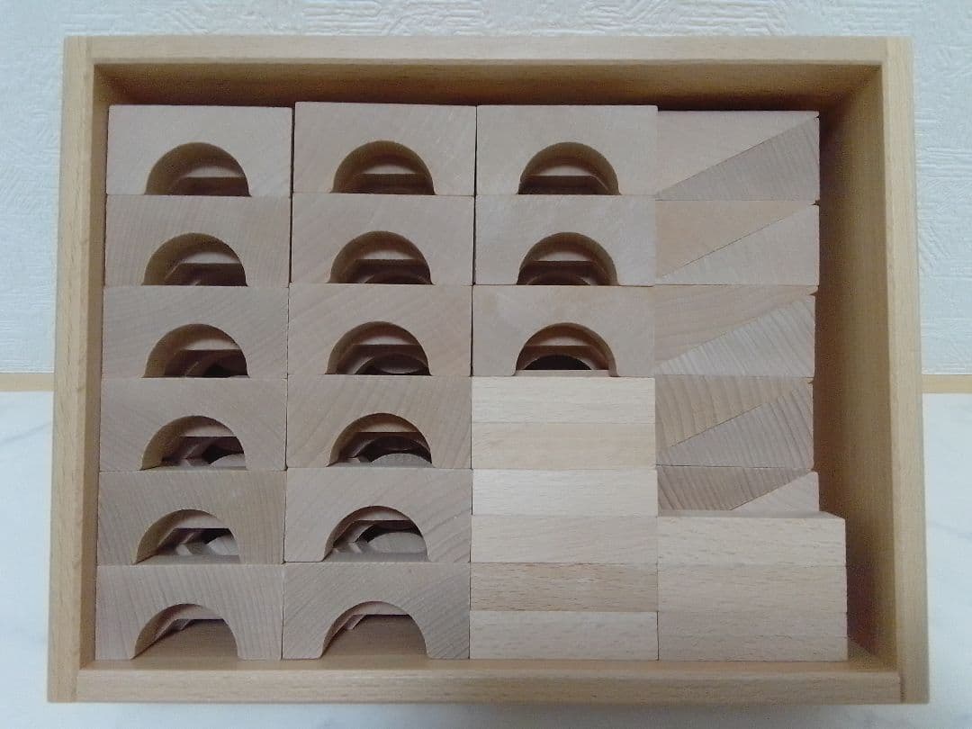 ☆美品☆ デュシマ バリエーション積み木 105個 収納箱付 カーブ積み木