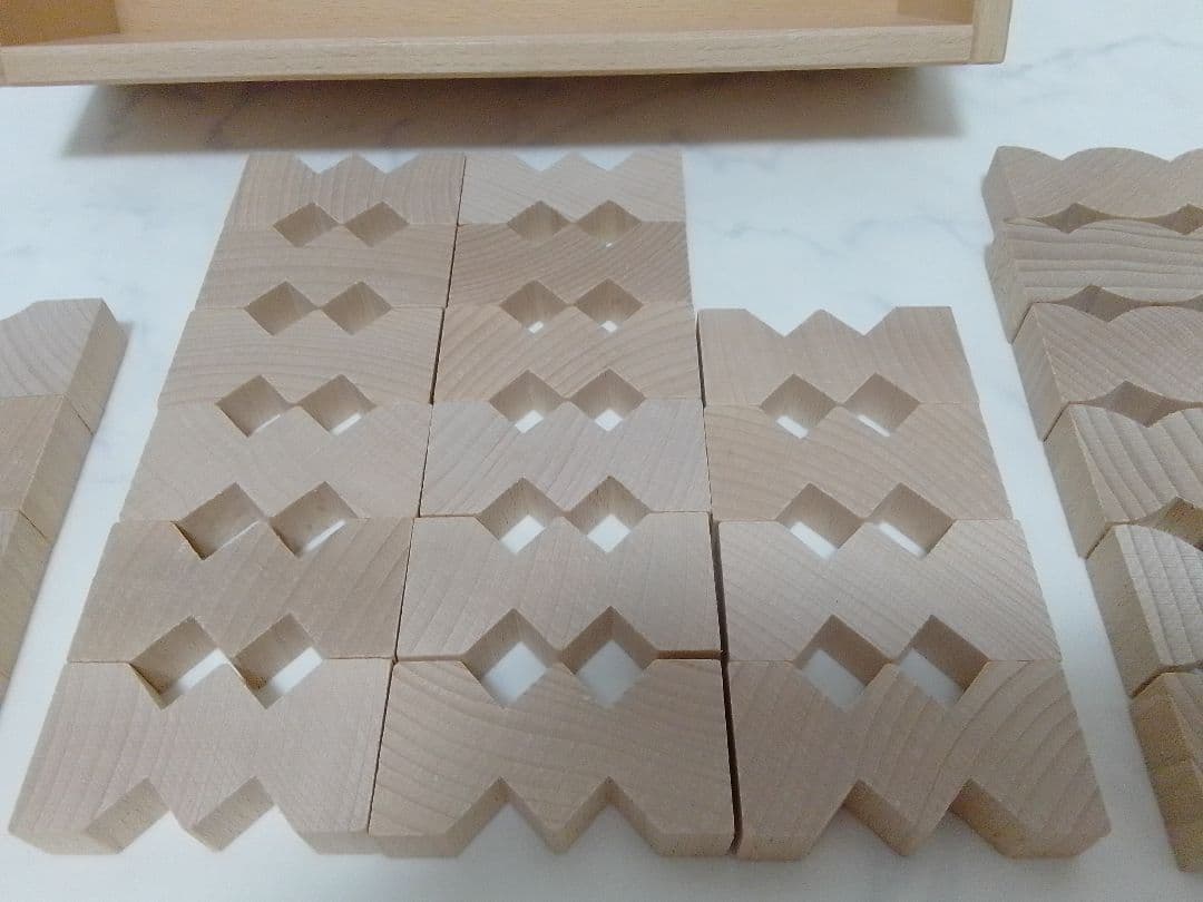 ☆美品☆ デュシマ バリエーション積み木 105個 収納箱付 カーブ積み木