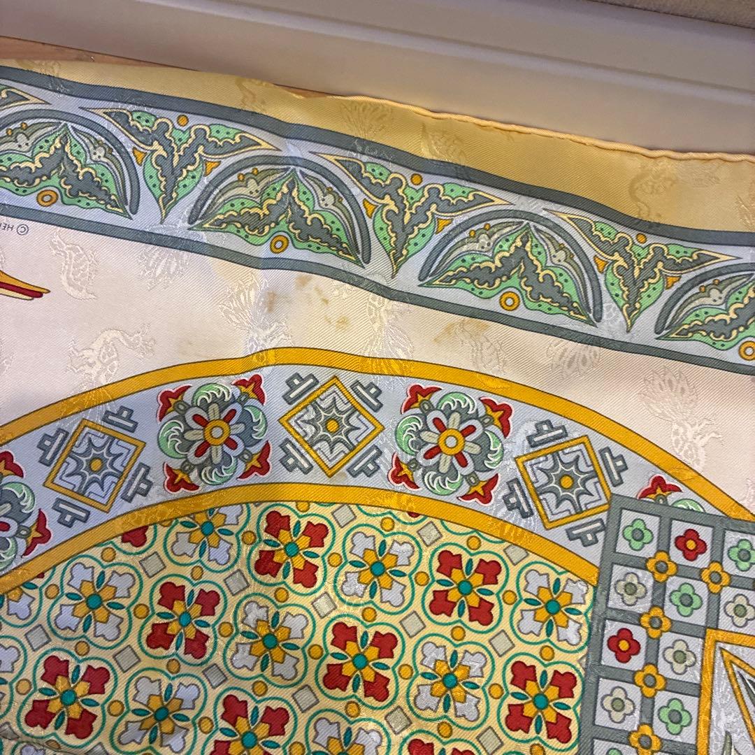 HERMES 装飾的なパターン カレ90 スカーフ