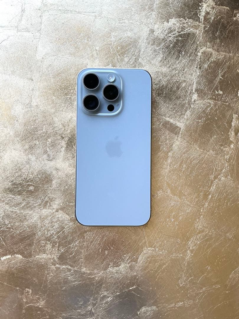 美品　iPhone 15 pro 512gb ナチュラルチタニウム 海外版