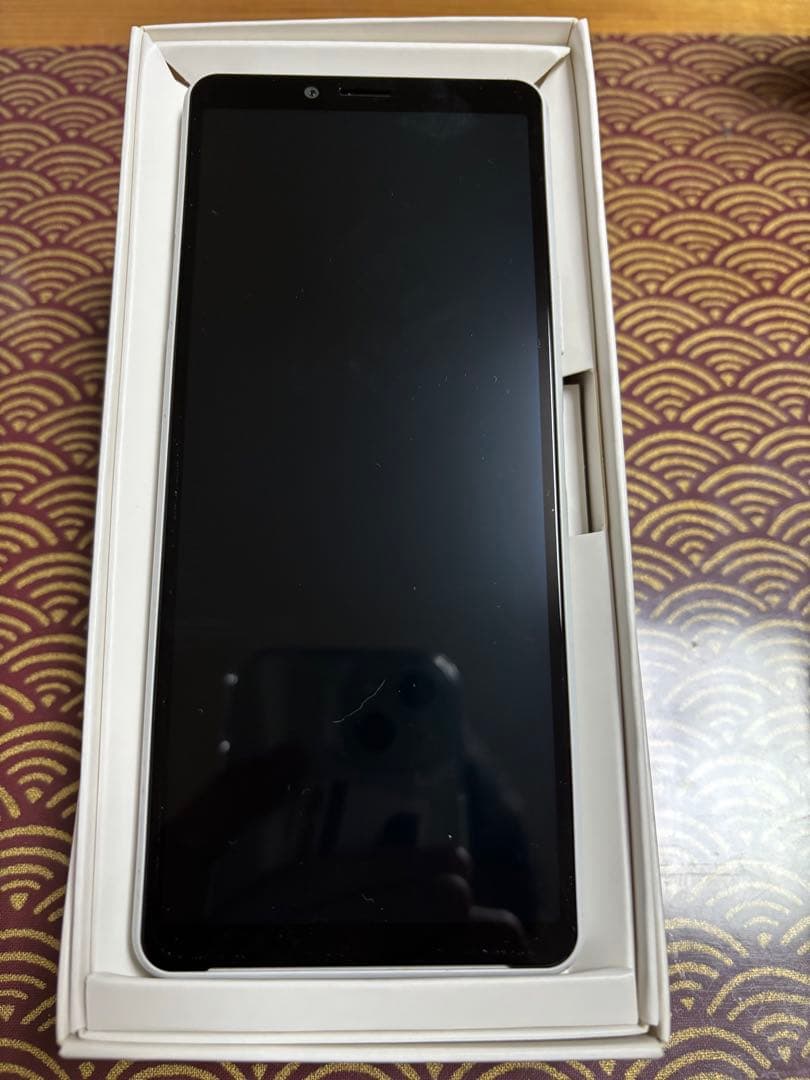 美品　Sony Xperia 10 Ⅱ ホワイト SIMフリー