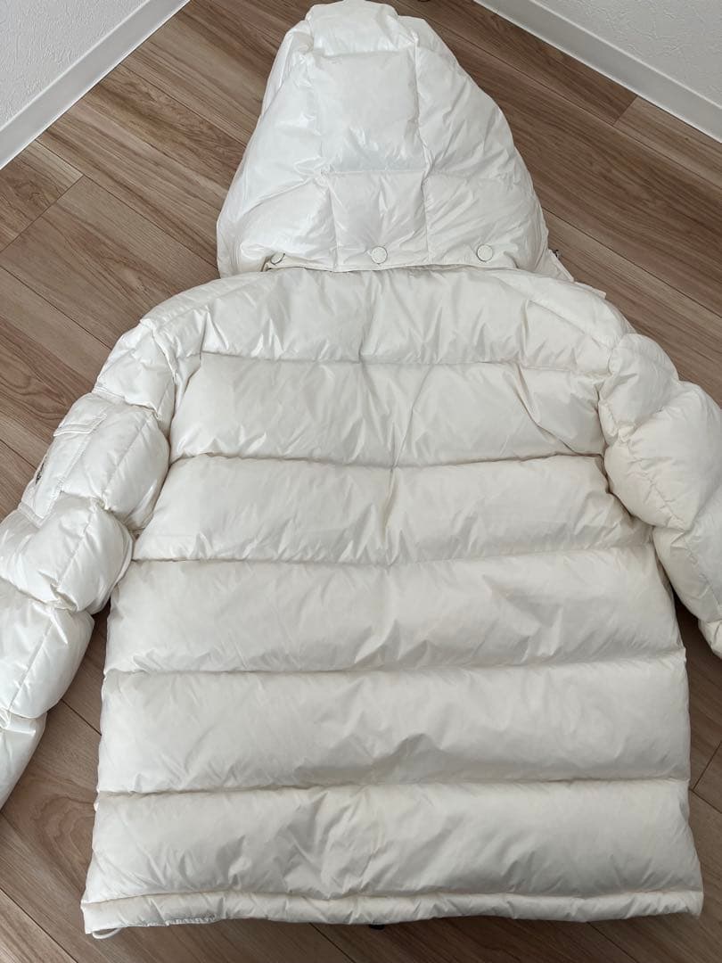 ホワイト フード付きダウンジャケット