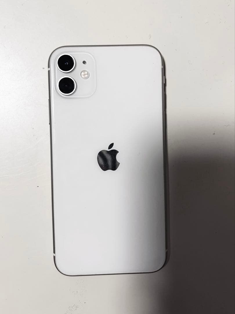 iPhone11 64G SIMフリー　少し傷、割れなし