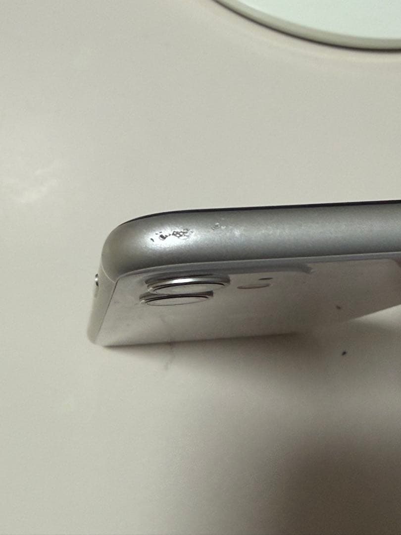 iPhone11 64G SIMフリー　少し傷、割れなし