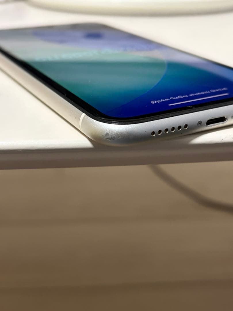 iPhone11 64G SIMフリー　少し傷、割れなし