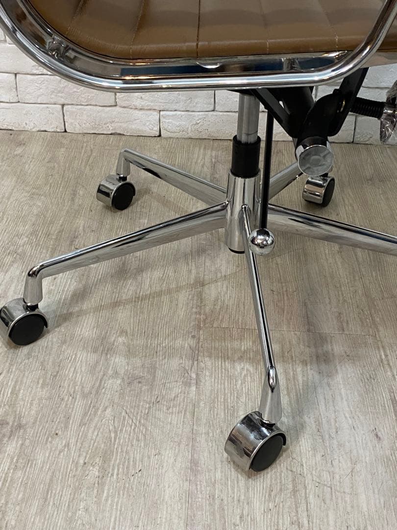 【東京都23区配送無料】ハーマンミラー　イームズ　アルミナム　チェア　椅子　イス