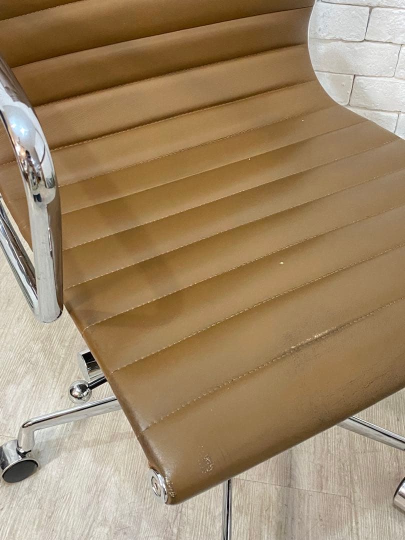 【東京都23区配送無料】ハーマンミラー　イームズ　アルミナム　チェア　椅子　イス