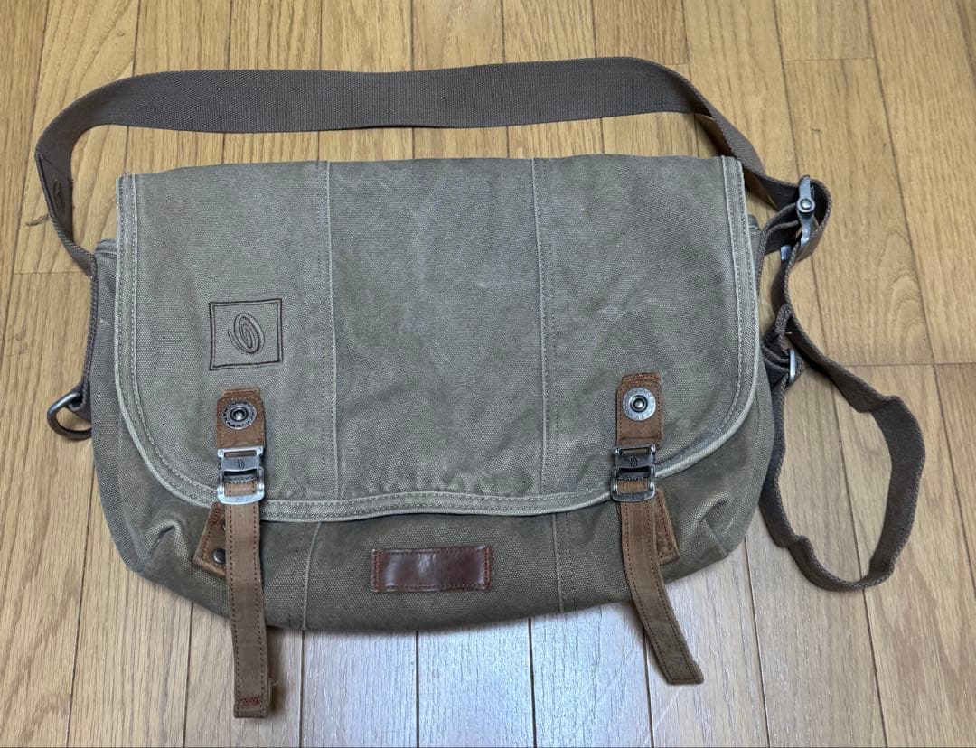 Timbuk2 カーキ メッセンジャーバッグ
