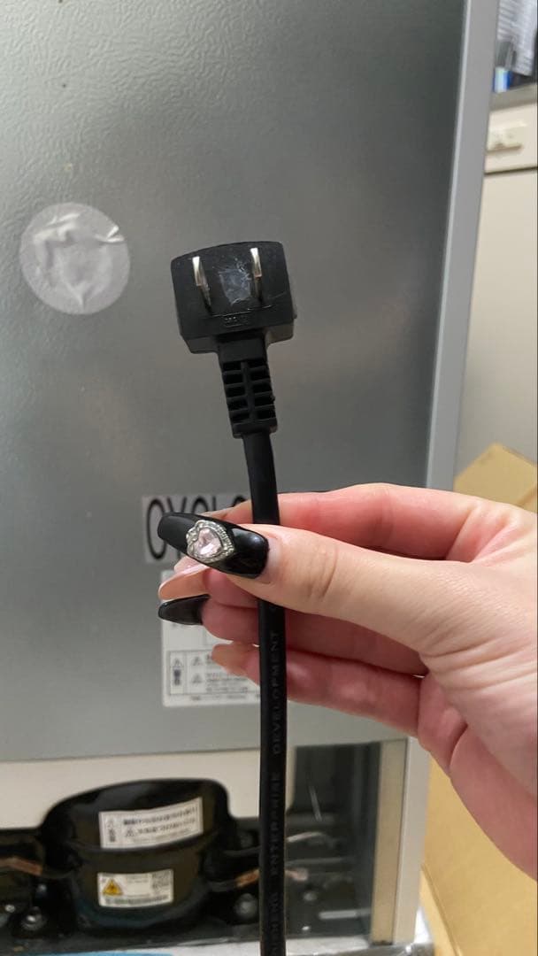 【使用期間半年】2025年製90L 2ドア冷蔵庫comfee