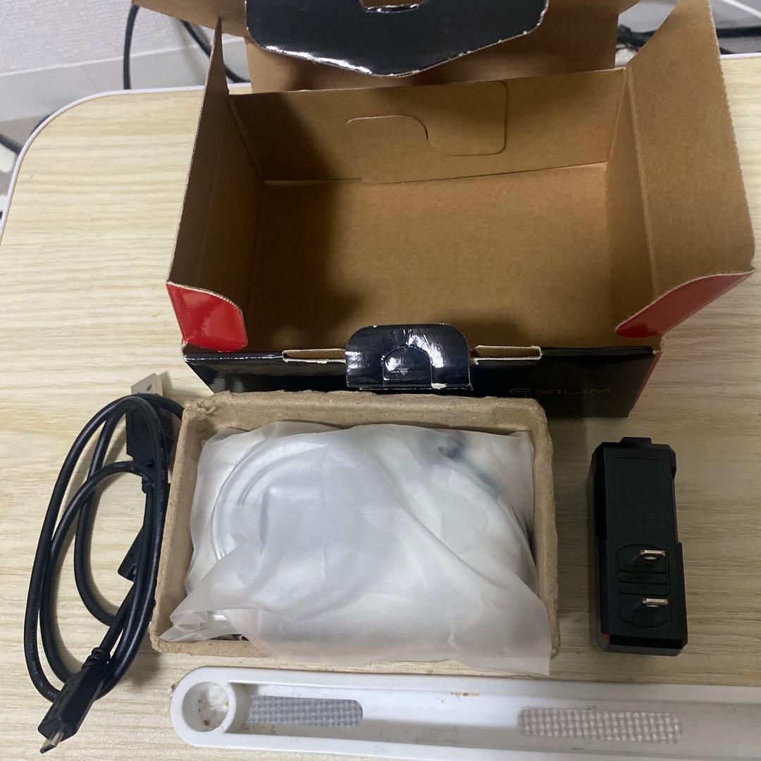 デジタルカメラEXILIM EX-ZR4100ホワイト