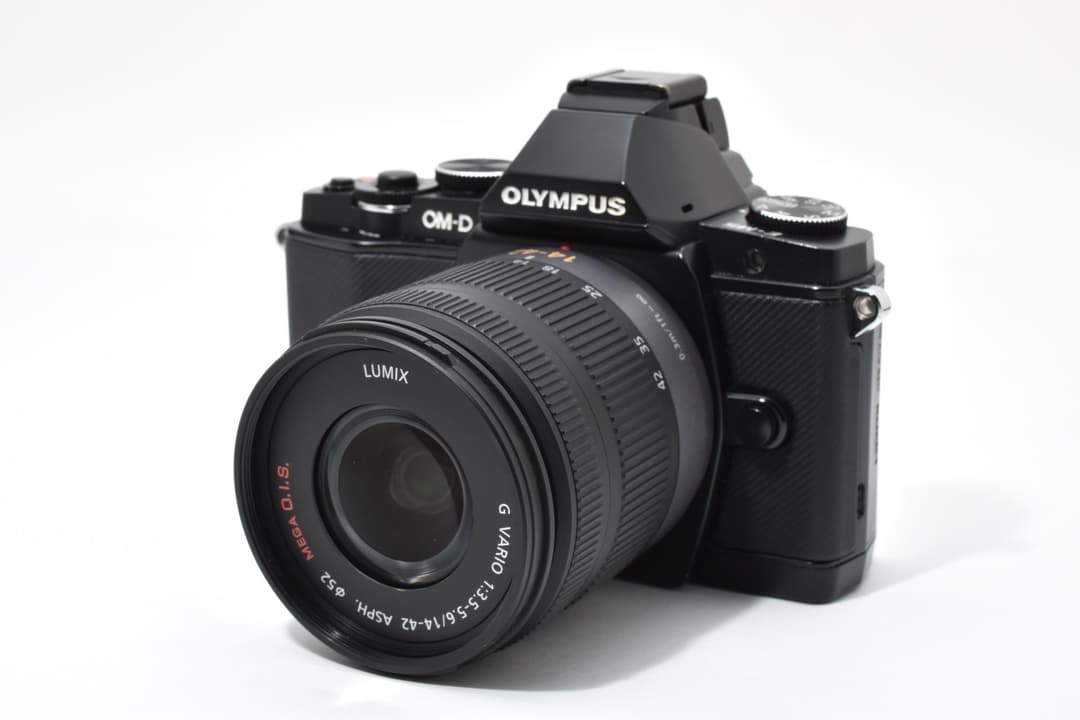 美品 使用率3％ OLYMPUS OM-D E-M5 レンズキット #9654