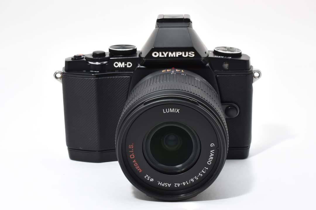 美品 使用率3％ OLYMPUS OM-D E-M5 レンズキット #9654