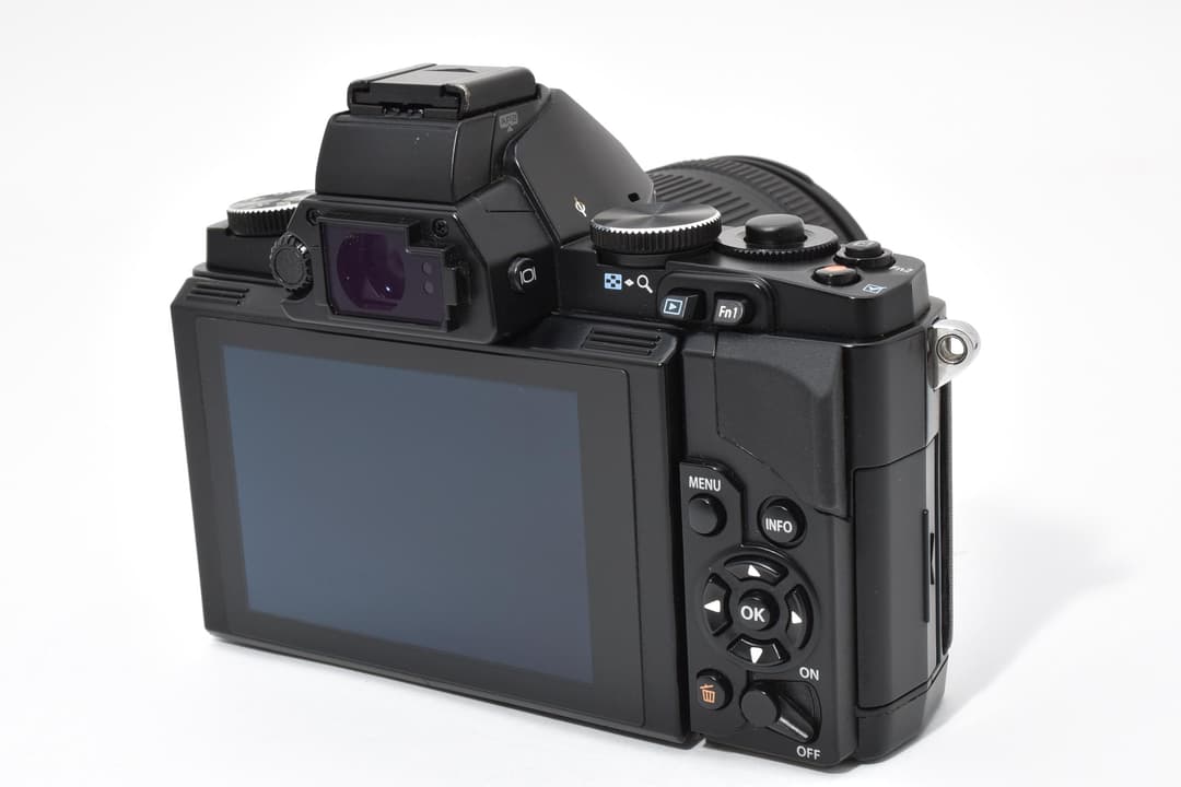 美品 使用率3％ OLYMPUS OM-D E-M5 レンズキット #9654