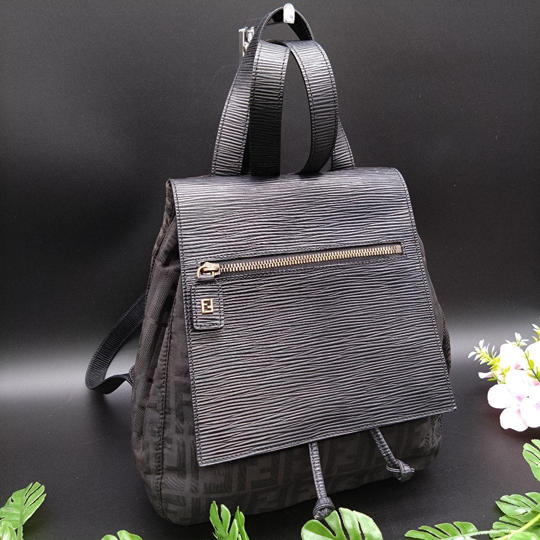 FENDI リュックサック ズッカ柄 肩掛け ナイロン レザー ブラック