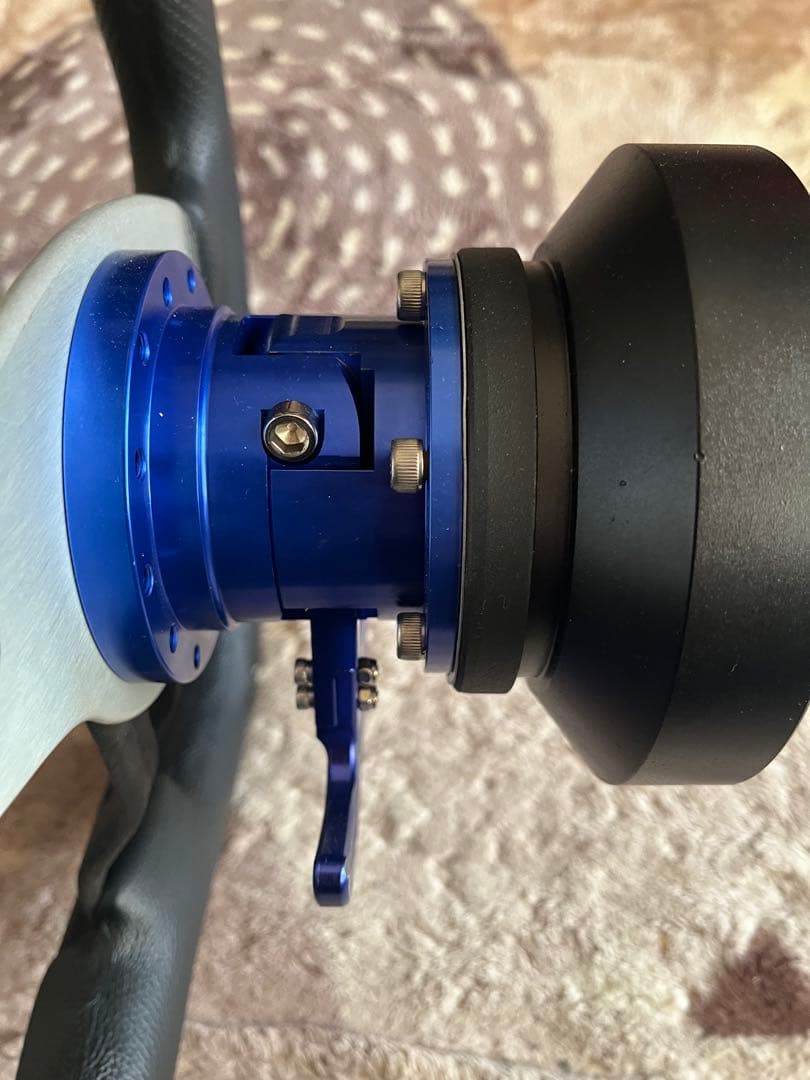 ※最終値下げ　MOMO ステアリングホイール 本体　トレック　美品　z33