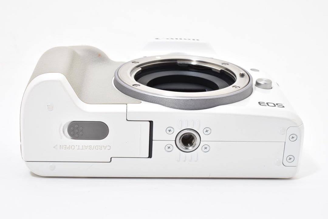 Canon EOS Kiss M ホワイト 本体と付属品