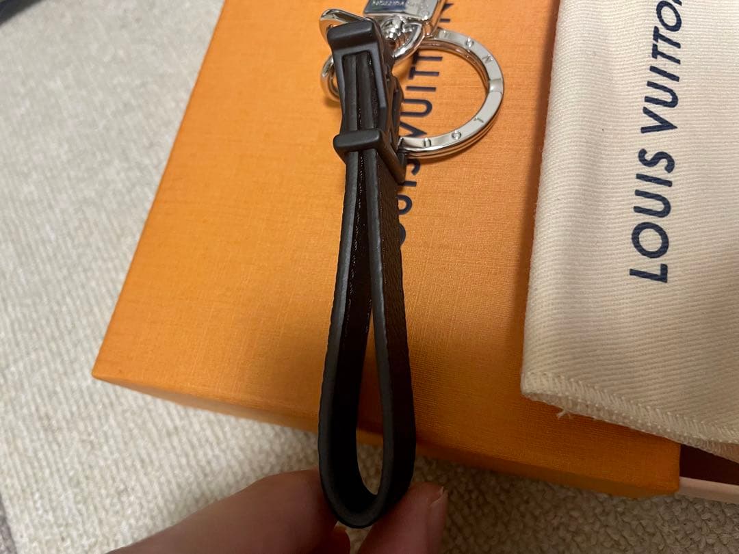 「美品」LOUIS VUITTON ブラック キーホルダー