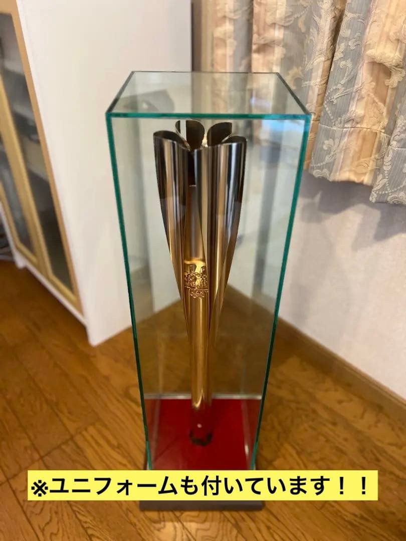 東京オリンピック2020聖火トーチ【ユニフォーム・トーチ専用アクリルケース付き】