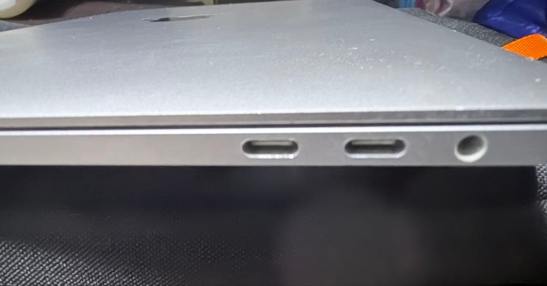 MacBook Pro 13インチ 2020年モデル / SSD 512GB /