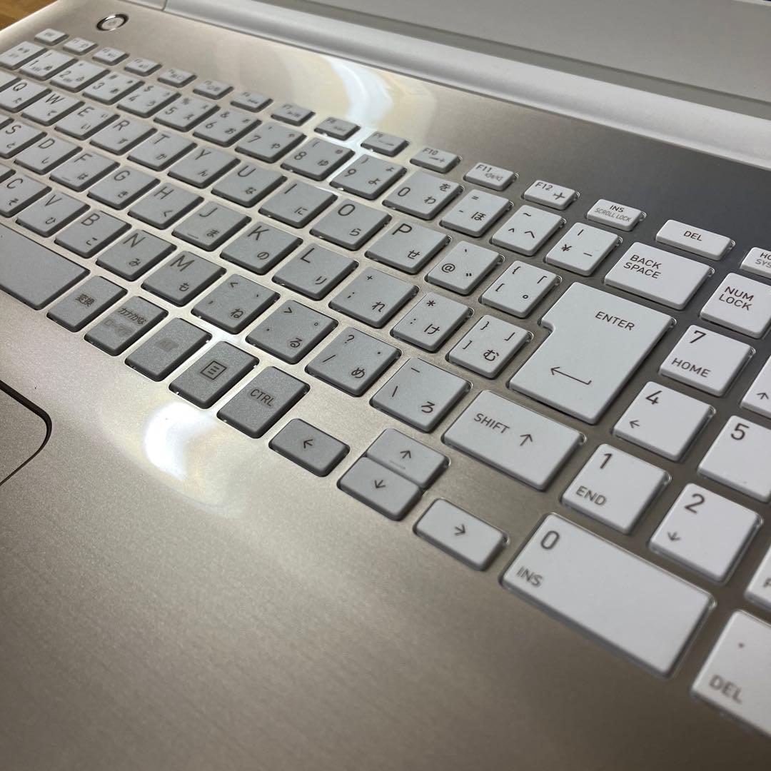 美品　Toshiba dynabook 第６世代Core i7 サテンゴールド