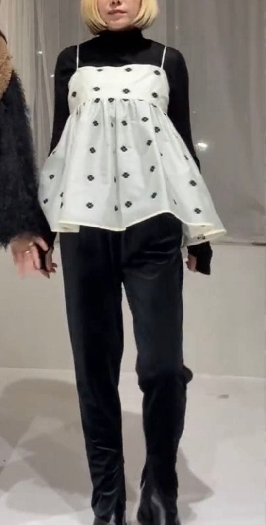 【新品タグ付き】HYEON clover cami / off white